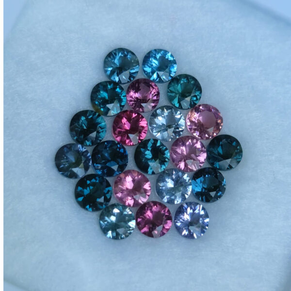 Natural Spinel | 21 Pieces | 7.50 Carat 4.5 mm | Round Brilliant Cut | Straight from Our Village to Your Collection - Sri Lanka - Image 2