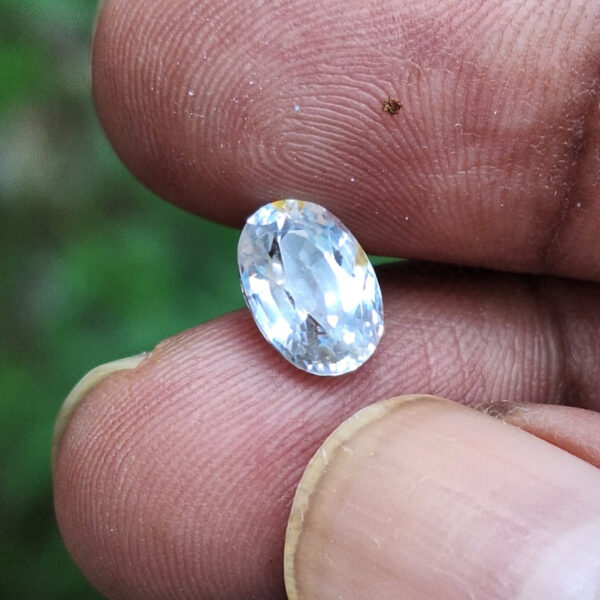 White Sapphire | 2.51 Carat | Beautiful Luster | Bright Color | Unheated Natural Gemstone - Ethical Gemstone – Sri Lanka - Image 3