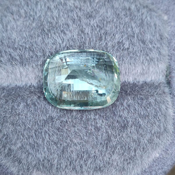 Green Sapphire 26.43 Carat # Unique Color # Mint Green # Untreated Natural Gemstone - Straight from the Miner's Hands - Sri Lanka - Image 5